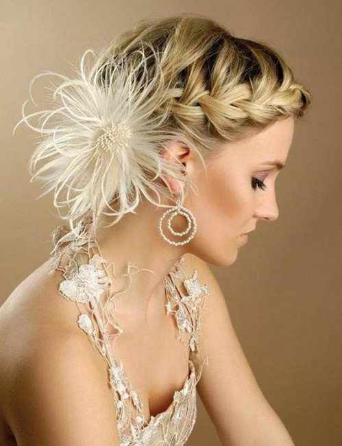 Прическа с косами на каре на свадьбу