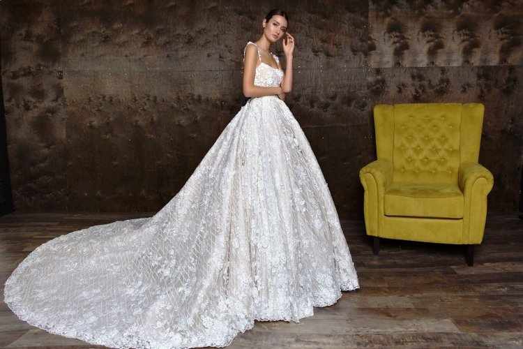 Жаккардовое свадебное платье