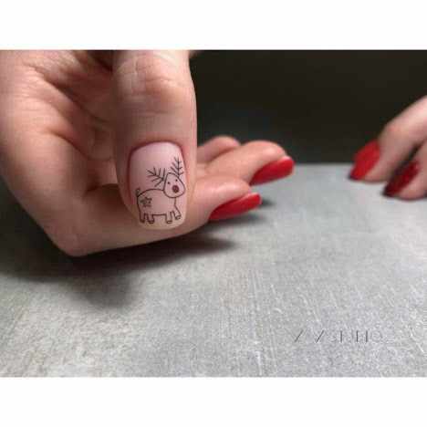 Новогодний маникюр на короткие ногти