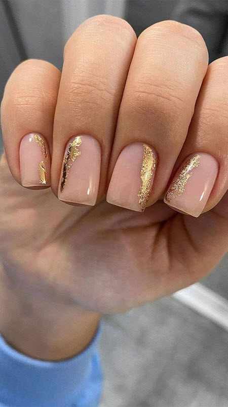 Дизайн ногтей с золотой фольгой