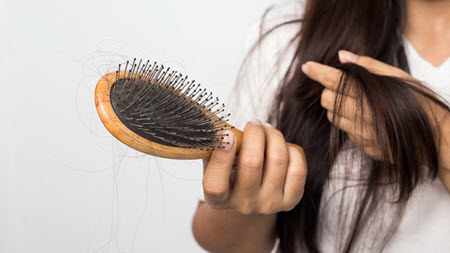 Выпадение волос: как решить проблему?