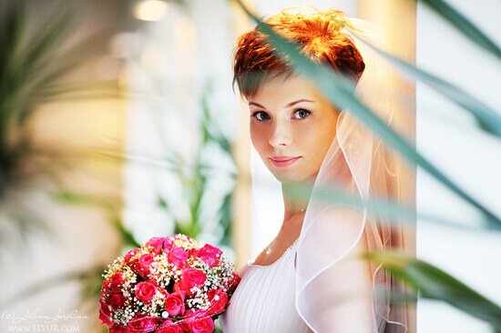 прически для невесты на короткие волосы фото